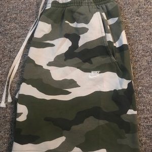 Nike Air shorts camo 2xl